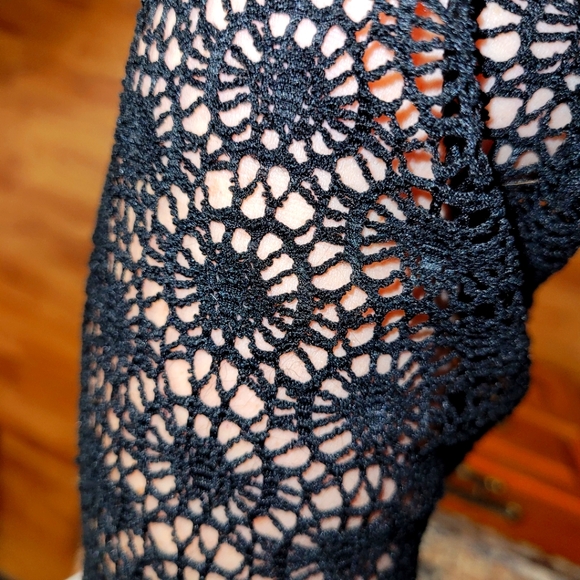 Peekaboo pants - Picture 2 of 3